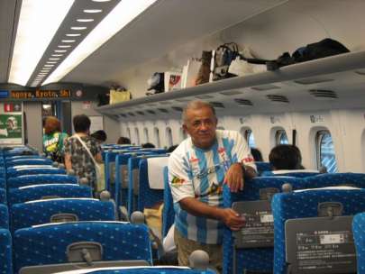 Antônio Loiola dentro do SHINKANSEN, (TOKYO -NAGOIA)